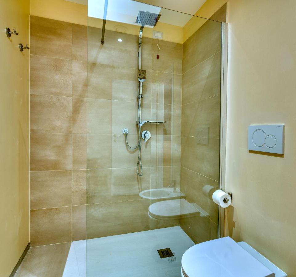 Izzhome Corso76 Cagliari Bagian luar foto