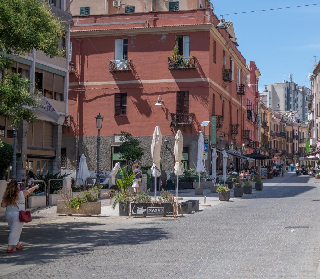 Izzhome Corso76 Cagliari Bagian luar foto